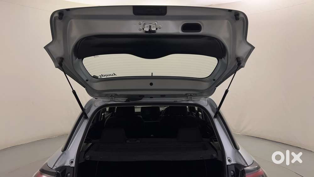 Maruti Suzuki Swift 1.2 Vxi (o), 2024, Petrol