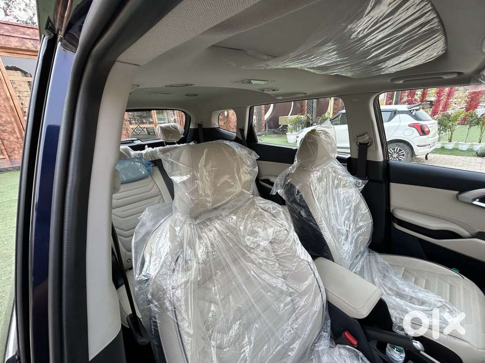 Kia Carens Luxury (o)1.5 Diesel At 7 Str, 2024, Diesel