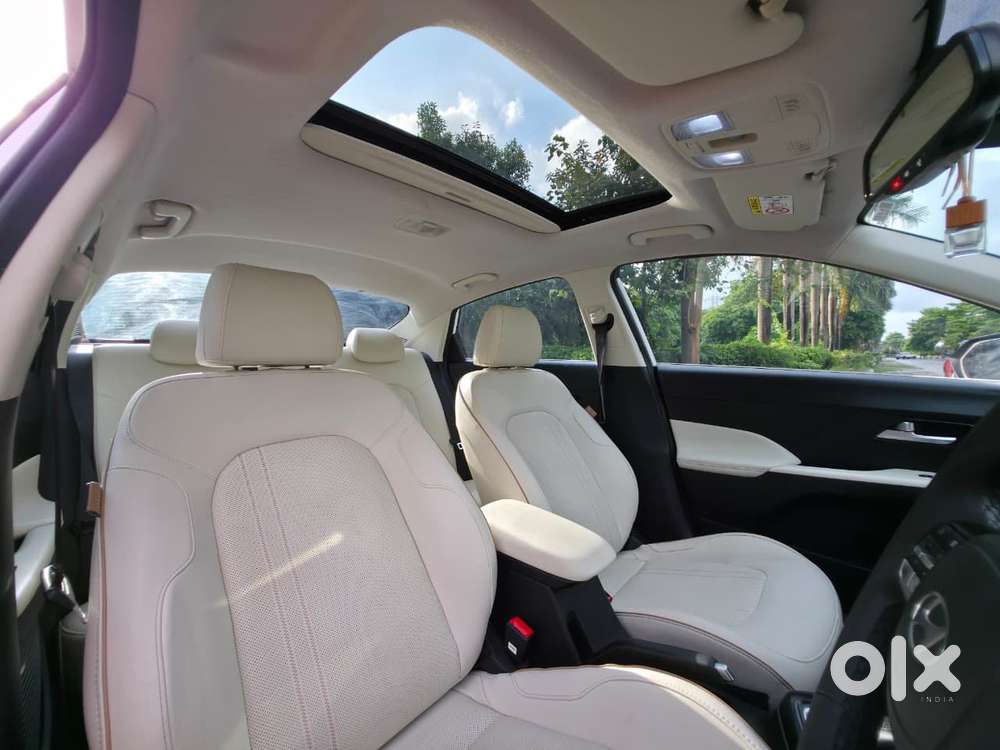 Hyundai Verna 1.5 Sx (o) Ivt, 2024, Petrol