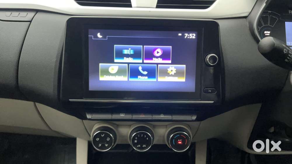 Renault Triber Rxz, 2021, Petrol