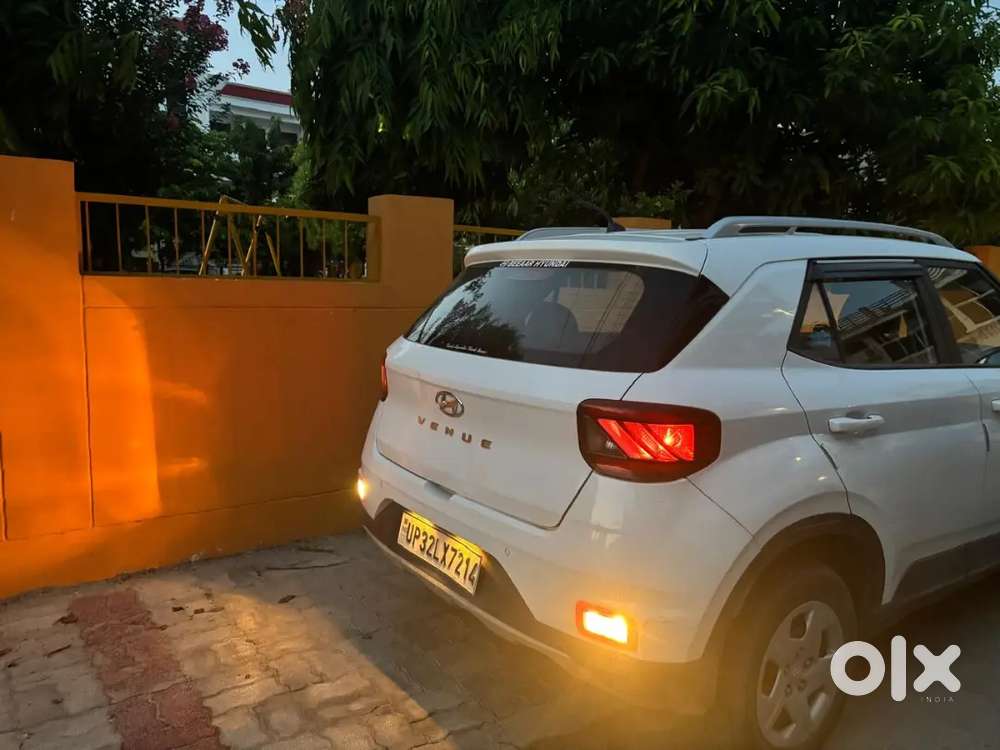 Hyundai Verna 2nd Top Modal Less Driven Showroom Condition