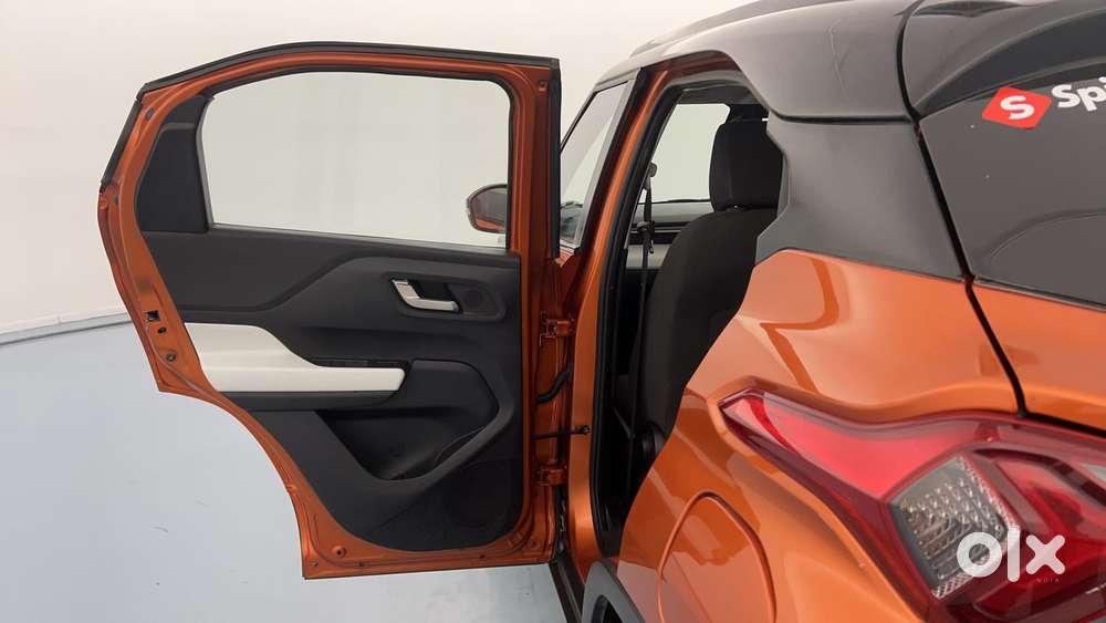 Tata Punch 1.2 Revotron Creative Dual Tone, 2023, Petrol