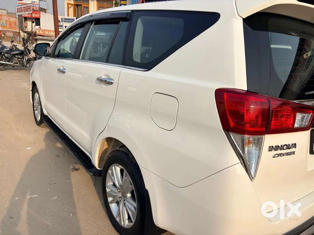 Toyota Innova Crysta 2022 Petrol Well Maintained