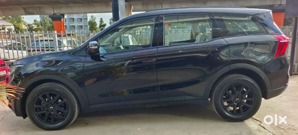 Mahindra Xuv700 Ax7l 6 Str At, 2025, Diesel