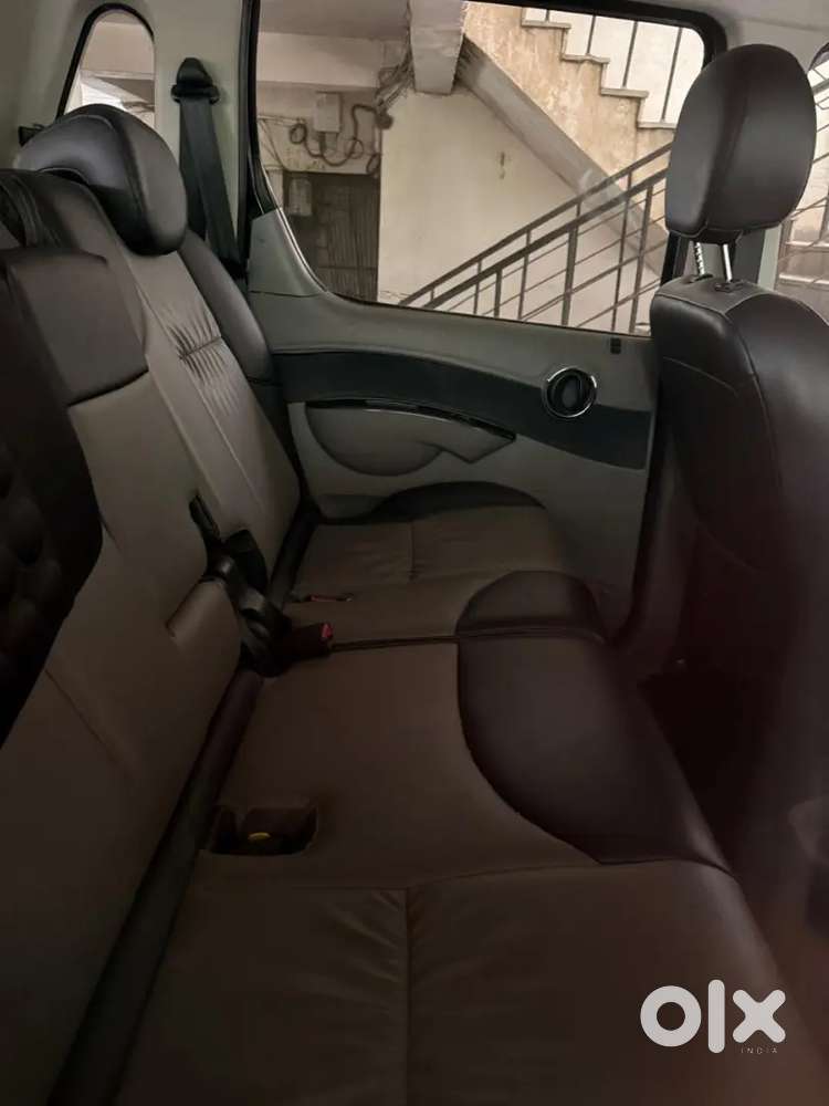 Mahindra Nuvosport 2016 Diesel Automatic Well Maintained
