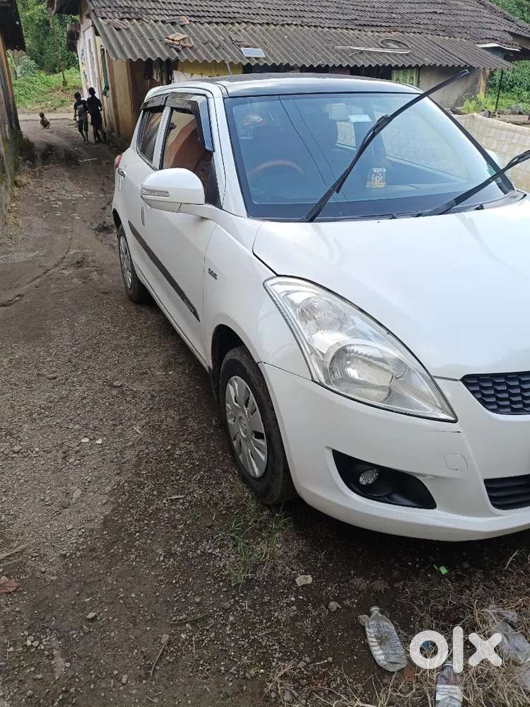 Maruti Suzuki Swift Ddis 2012