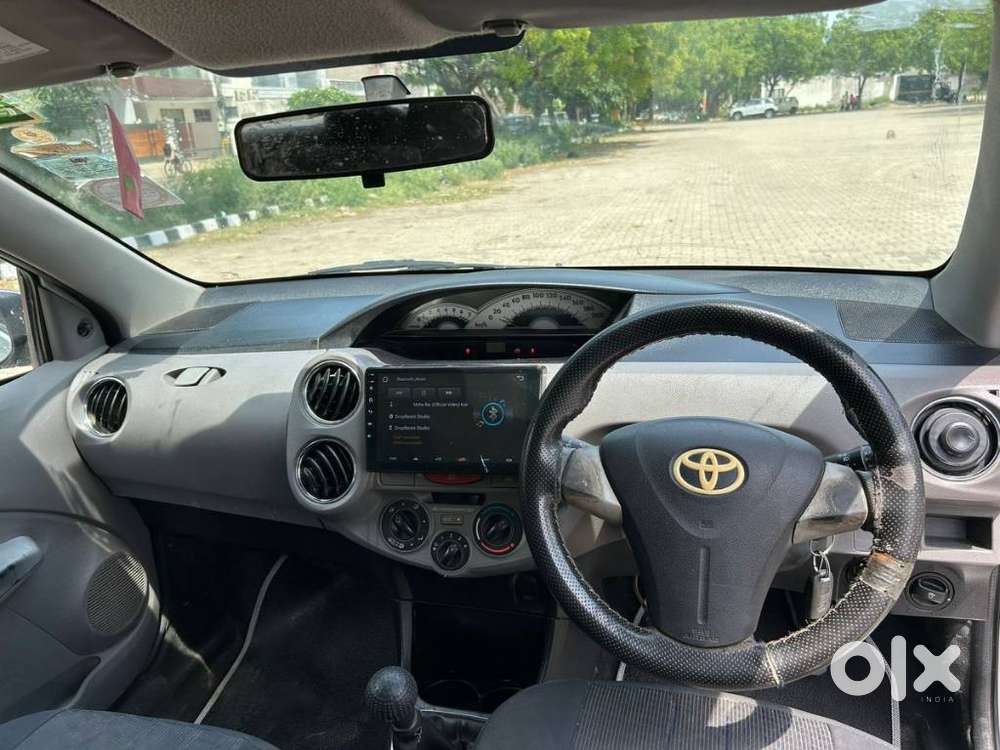 Toyota Etios 2010-2012 V, 2011, Petrol
