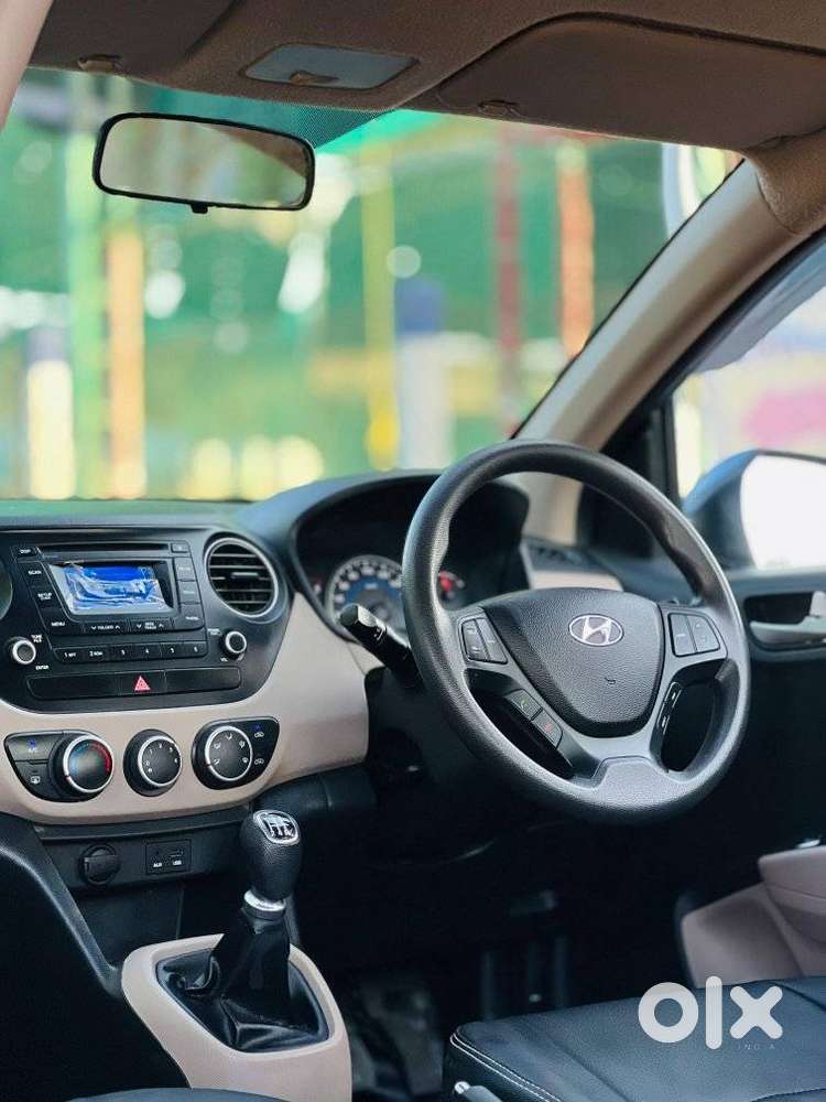 Hyundai Grand I10 Sportz, 2015, Petrol