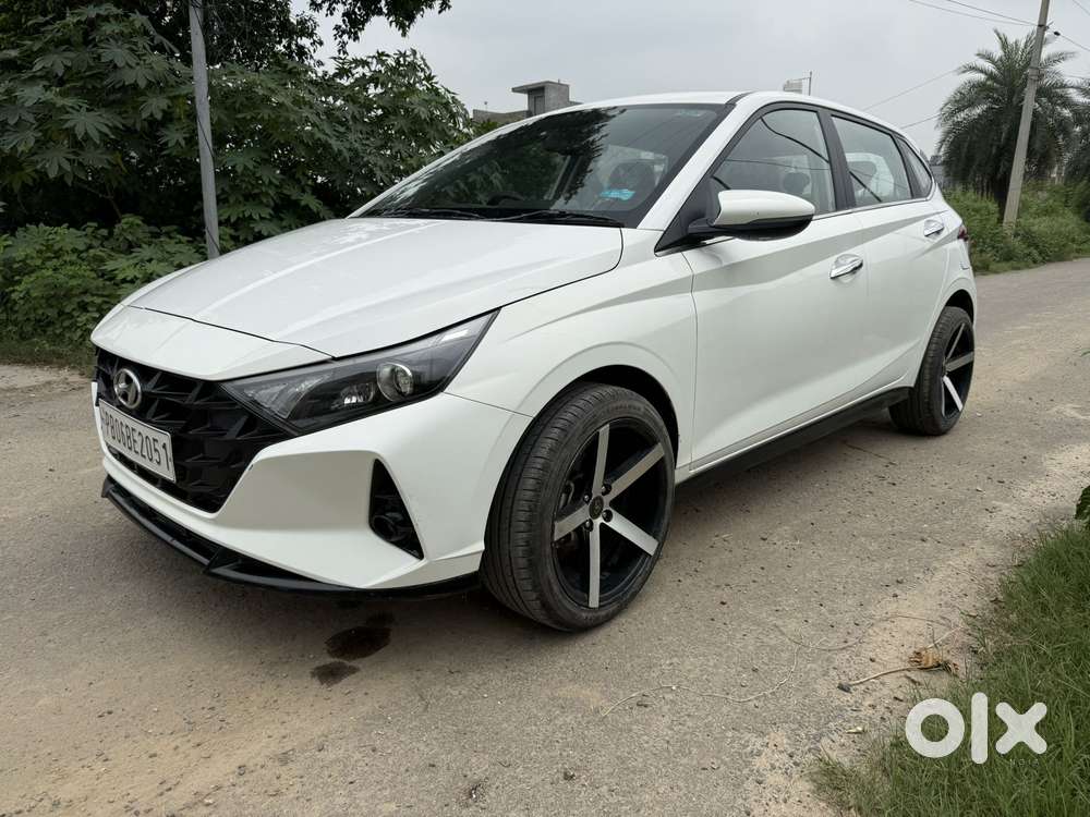 Hyundai New I20 1.2 Asta (o) Ivt, 2023, Petrol