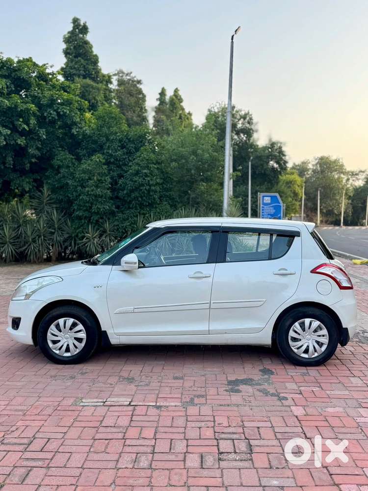 Maruti Suzuki Swift Vxi Cng, 2012, Cng & Hybrids