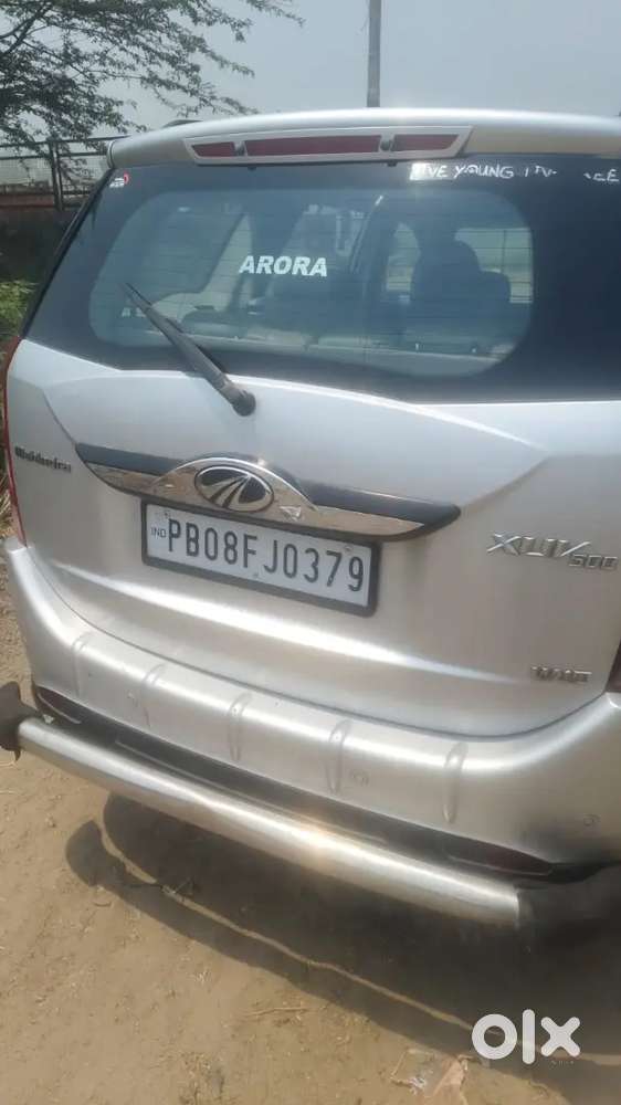 Mahindra Xuv500 2015 1st Owner W10 Sunroof
