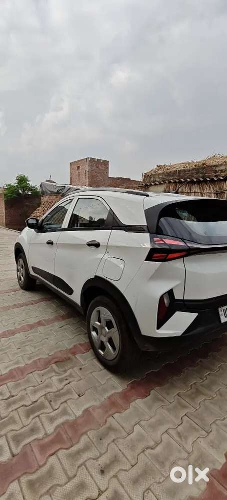 Tata Nexon Cng & Petrol 2025(13000km)