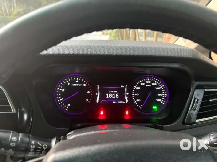Mahindra Marazzo M8, 2019, Diesel