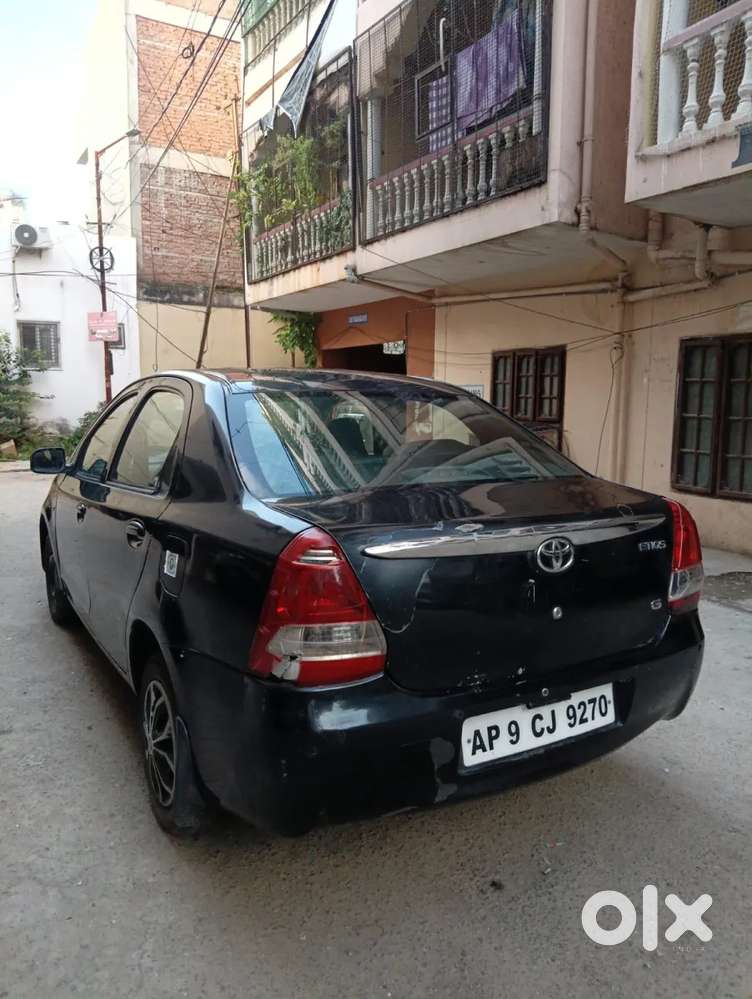 Toyota Etios 1.5 V, 2011, Petrol