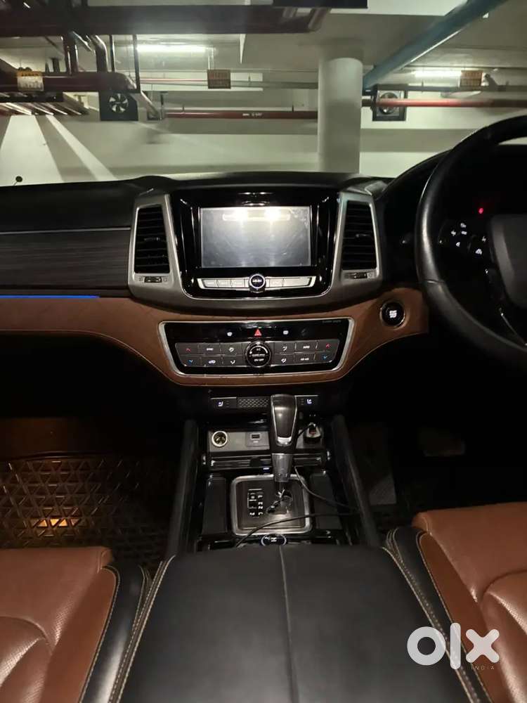 Mahindra Alturas G4 2019 Diesel 160000 Km Driven