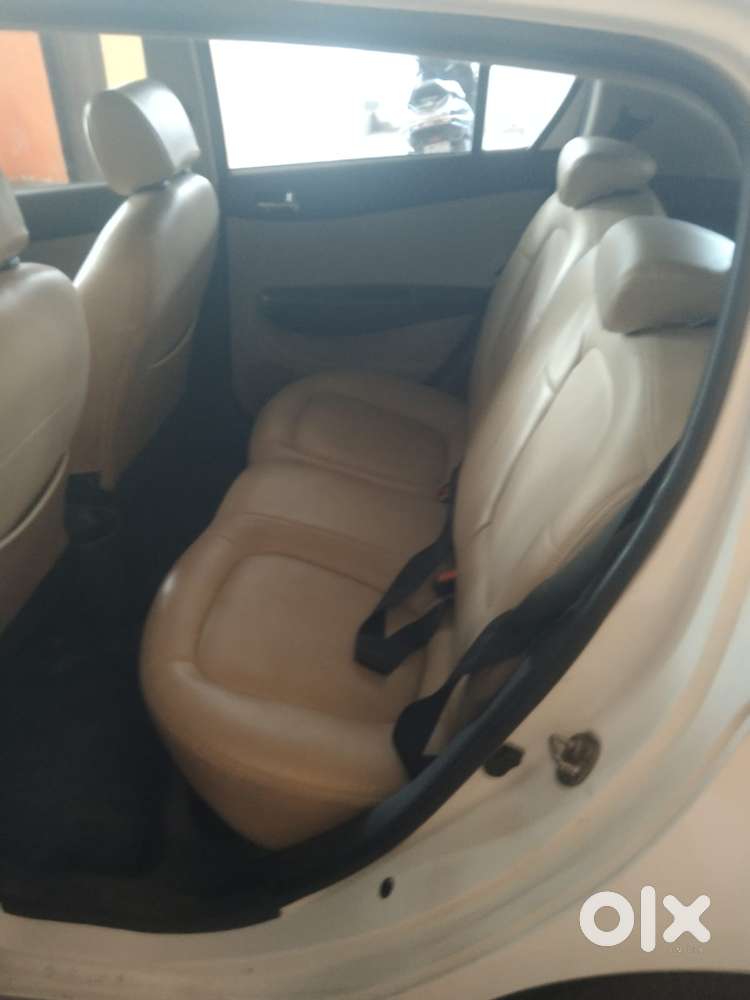 Hyundai I20 Sportz 1.4 Crdi 6 Speed Bs-iv, 2012, Diesel