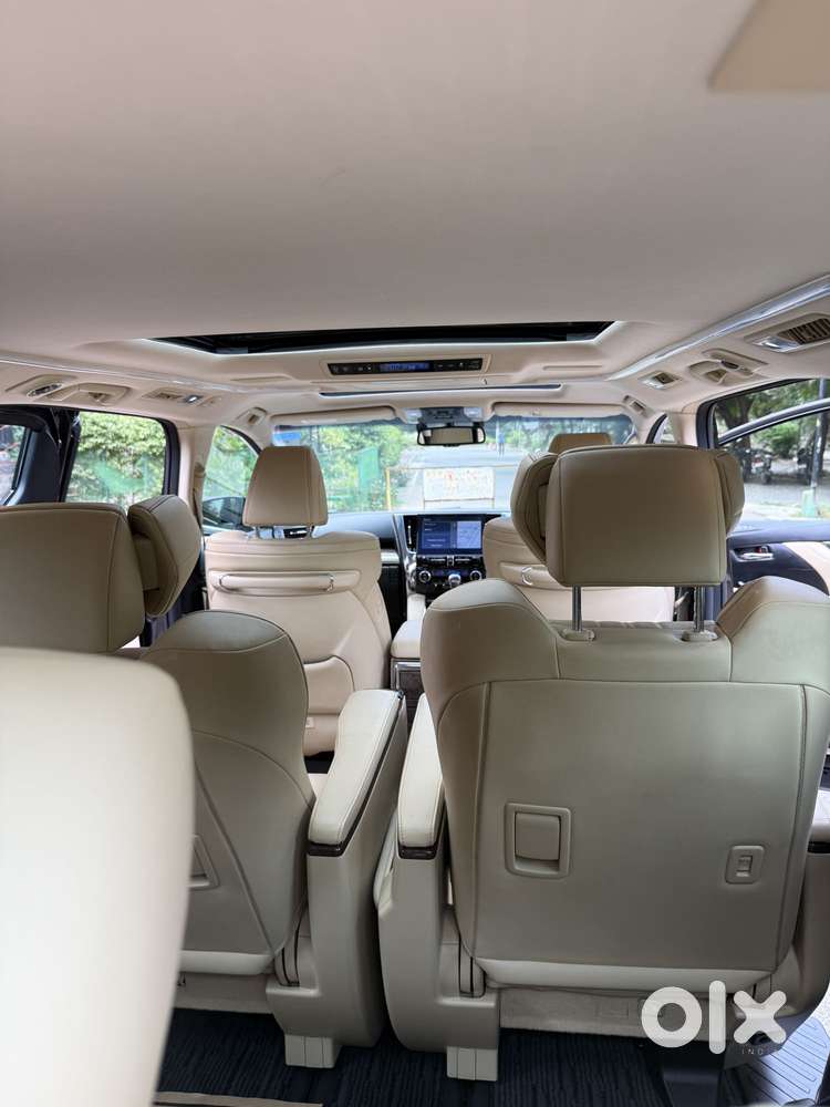 Toyota Vellfire Vip &ndash; Executive Lounge, 2023, Cng & Hybrids