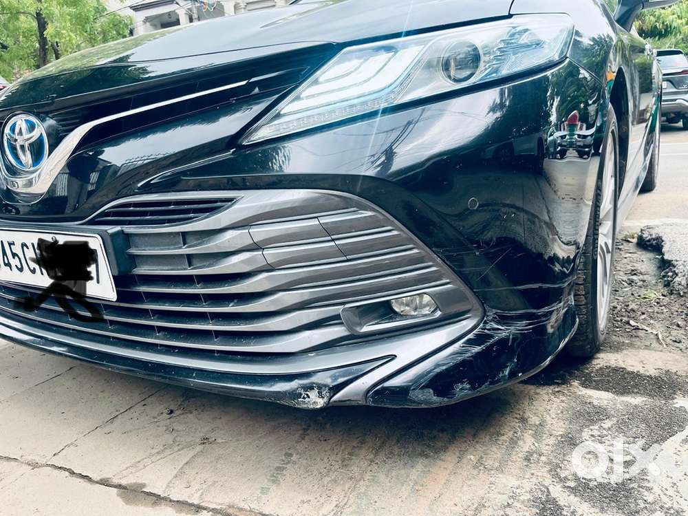 Toyota Camry Hybrid 2019 Km Driven