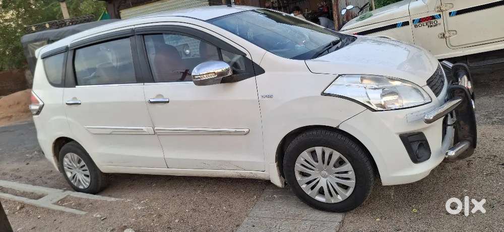 Maruti Suzuki Ertiga 2015 Diesel 211742 Km , Screen, Reverse Camera