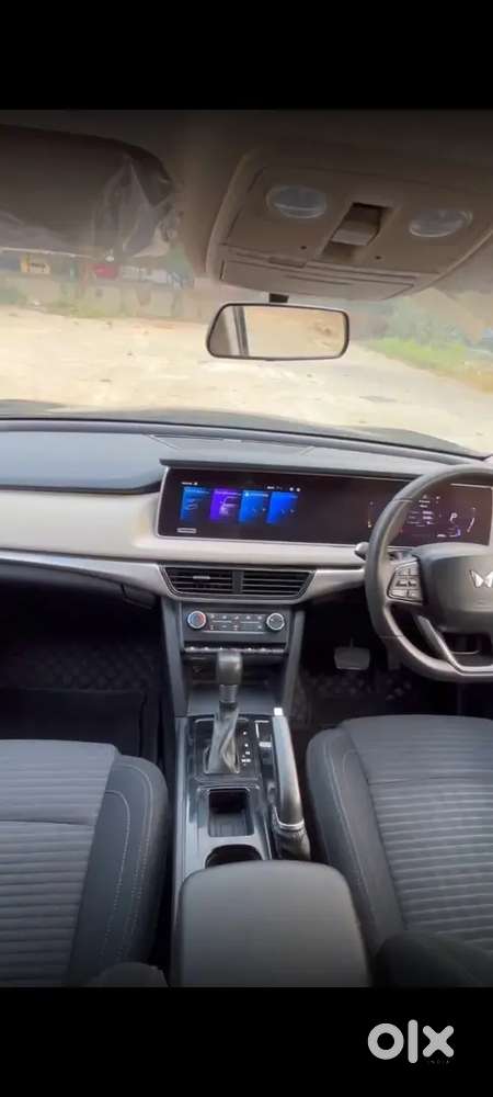 Brand New Mahindra Xuv 2026 Automatic Ax5 7 Seater Black Color