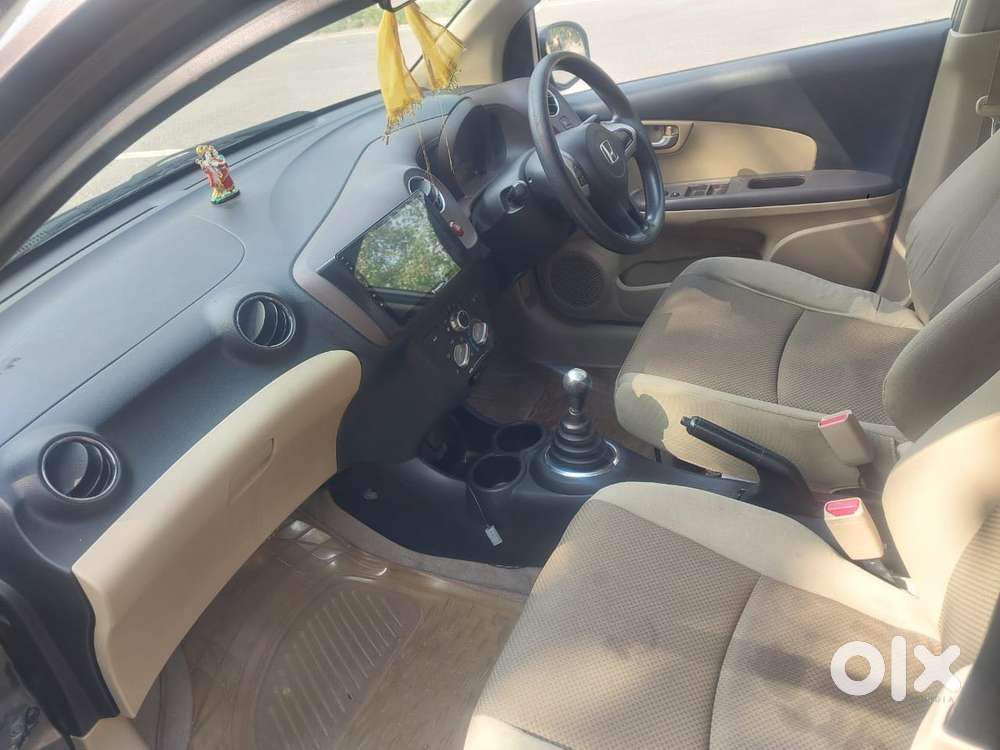Honda Brio V Mt, 2013, Petrol