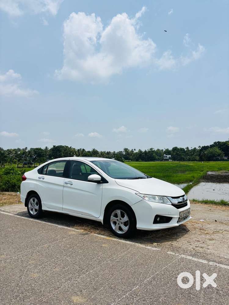 Honda City V At Sunroof, 2016, Petrol