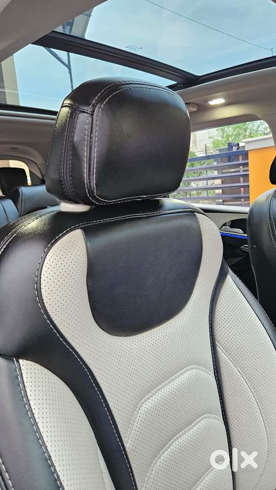 Mahindra Xuv700 2.2 Ax 7 Diesel At Str, 2025, Diesel