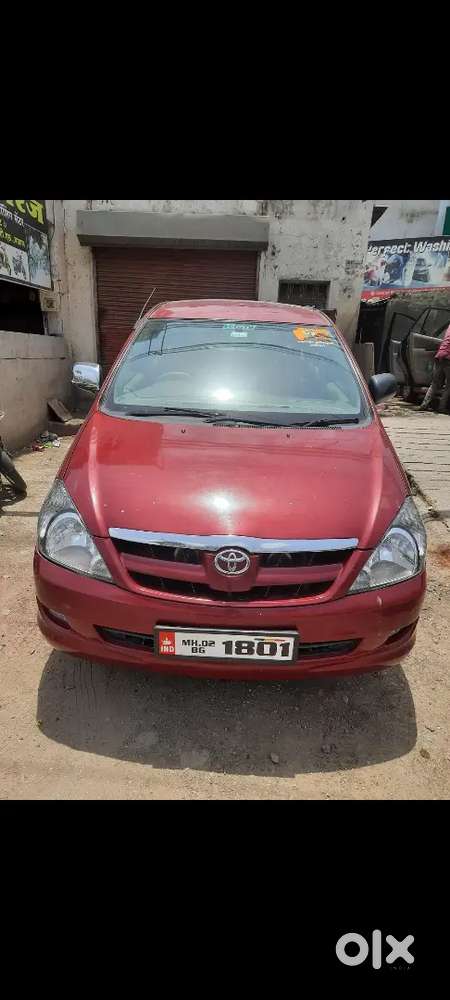 Toyota Innova V Top End Model Well Maintained