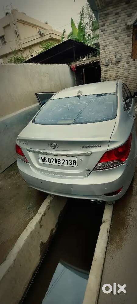 Hyundai Verna Crdi Sx 2012 Model