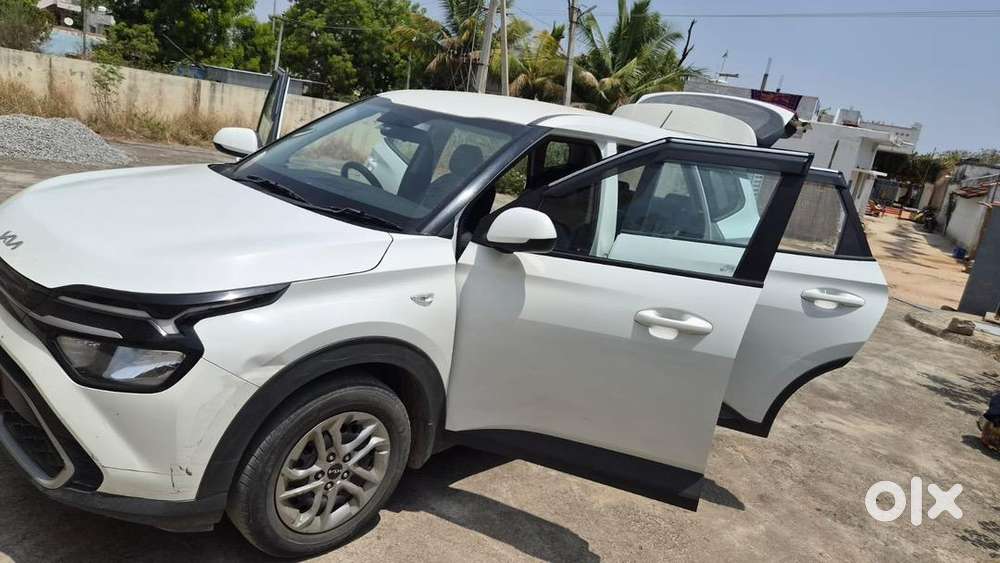 Kia Carens 2024 Petrol Well Maintained