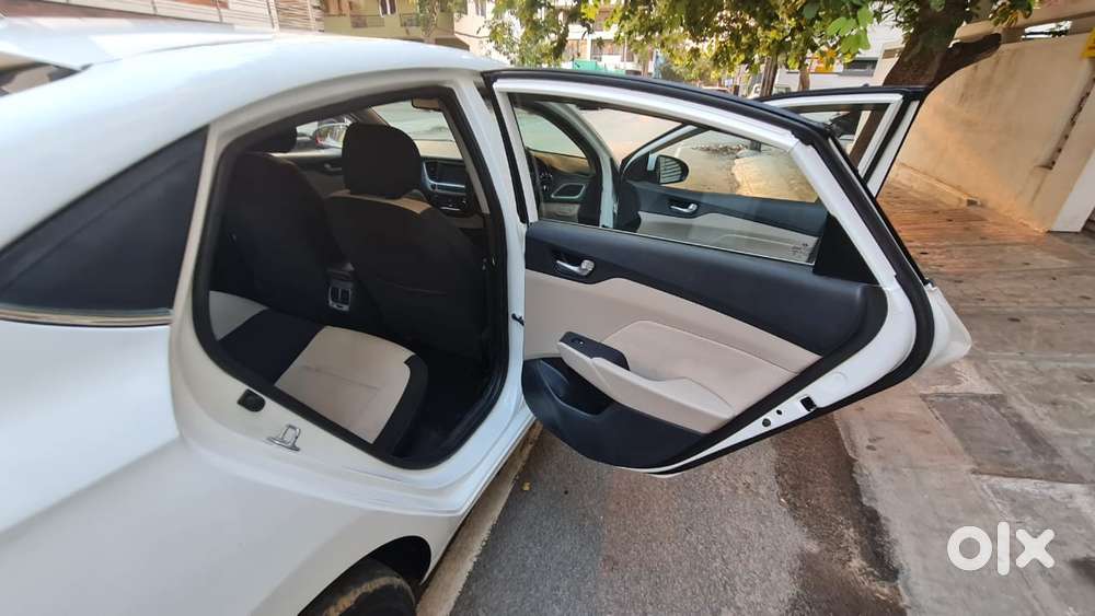 Hyundai Verna 1.6 Sx (o) Vtvt Se, 2020, Petrol