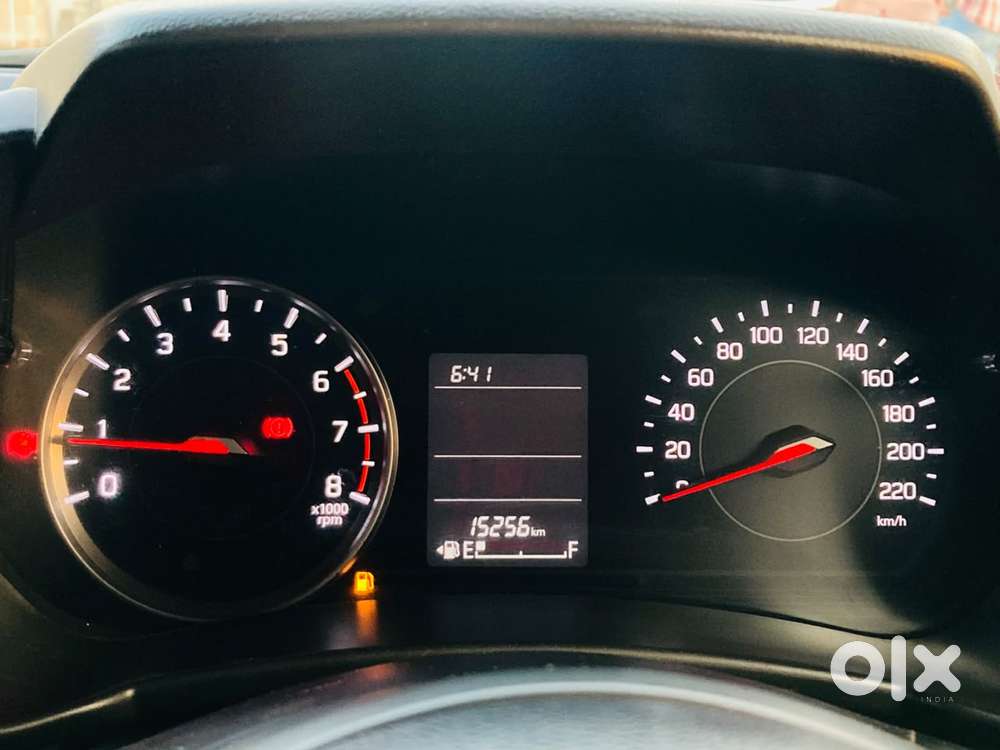 Maruti Suzuki New-gen Swift Vxi, 2025, Petrol