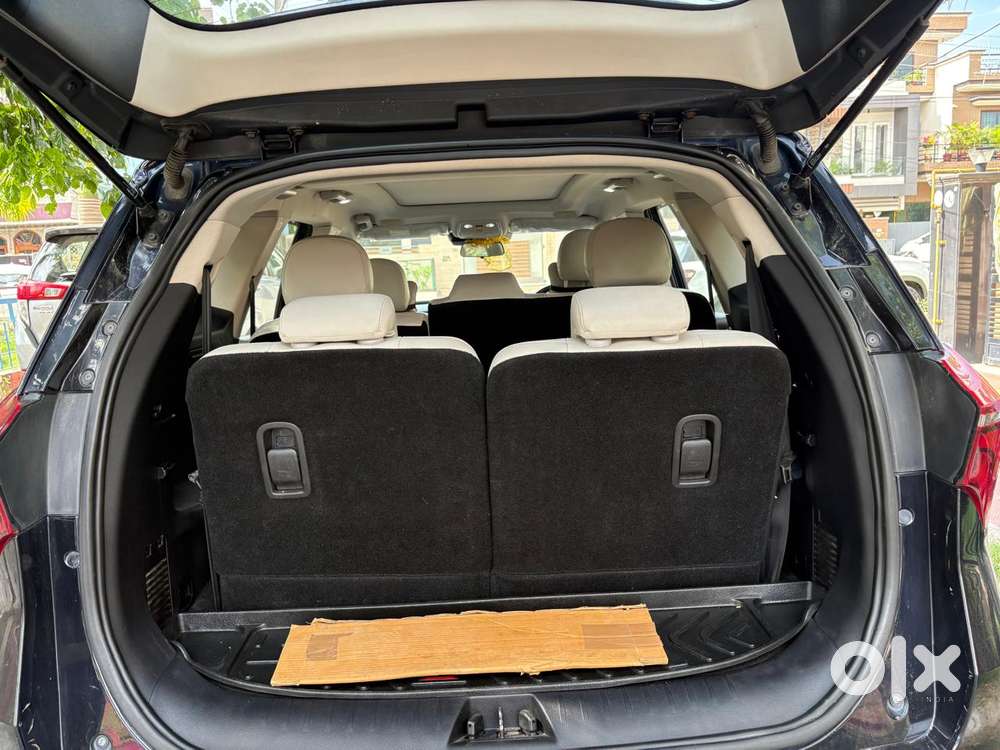 Mahindra Xuv700 Ax7l 6 Str At, 2022, Diesel