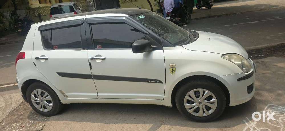 Maruti Suzuki Swift Lxi Optional-o, 2010, Petrol