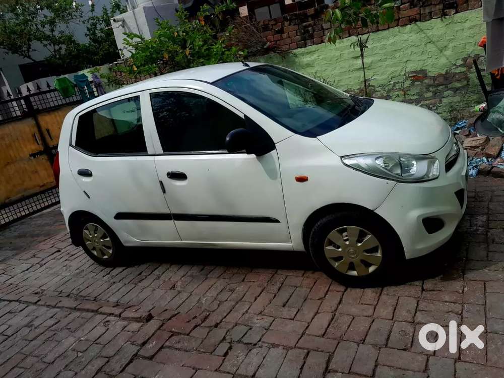 Hyundai Aura 2016 Petrol Good Condition