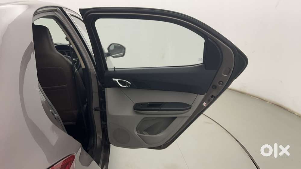 Tata Tiago Xz, 2017, Petrol