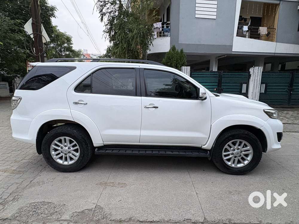 Toyota Fortuner 4x2 Manual, 2014, Diesel