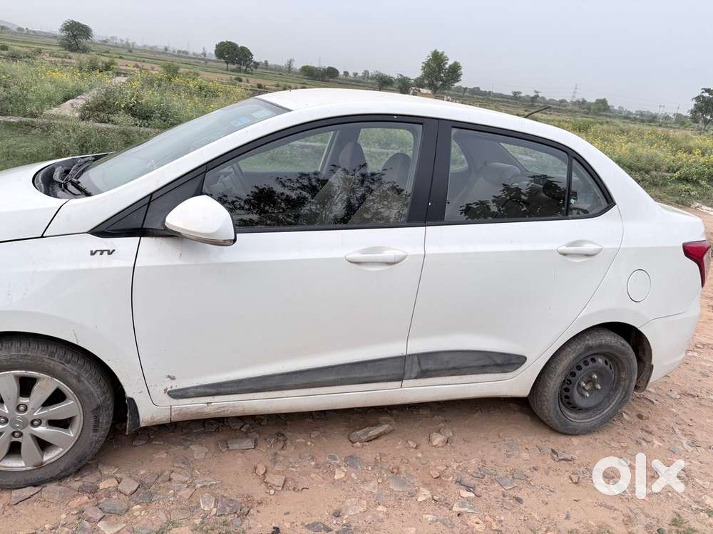 Hyundai Xcent Petrol 2015