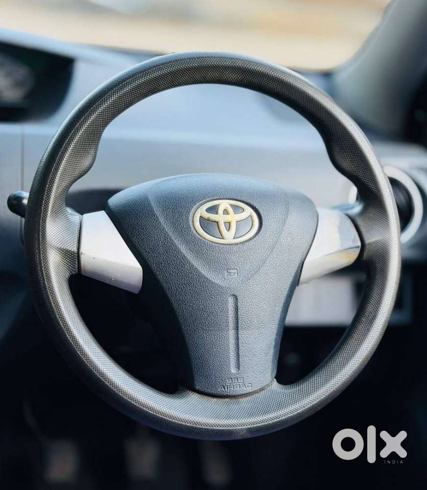 Toyota Etios V, 2012, Petrol