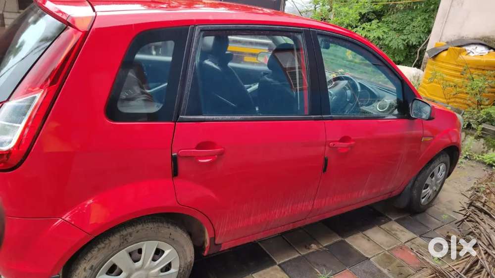 Ford Figo Petrol Zxi 2013