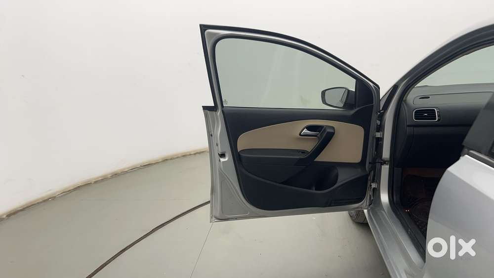Volkswagen Polo Petrol Highline 1.2l, 2016, Petrol