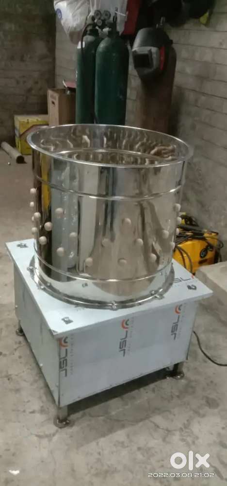CHICKEN FEATHER REMOVAL MACHINE
CHICKEN CLEANING MACHINE