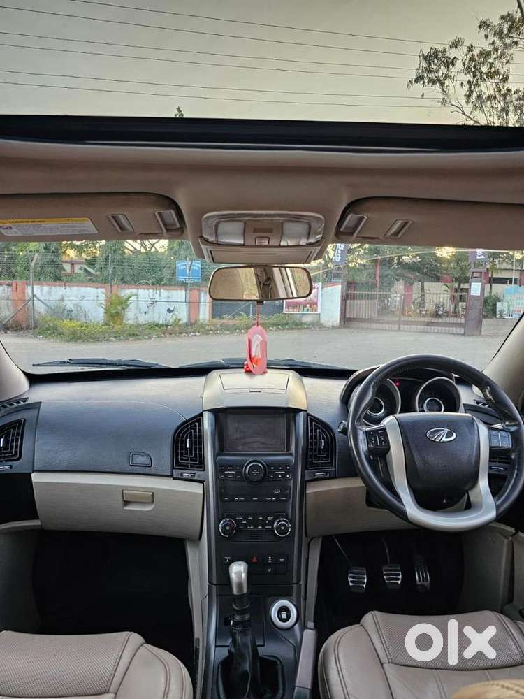 Xuv 500 W10