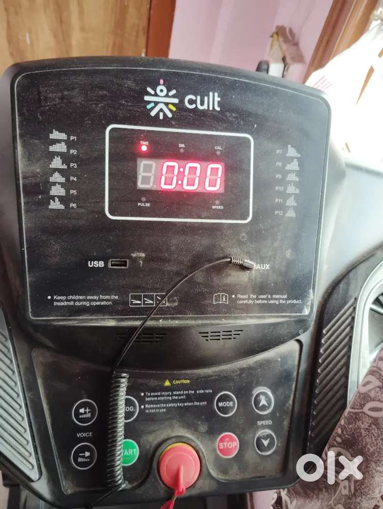 Treadmill (5HP Peak)  just 8 months old product
