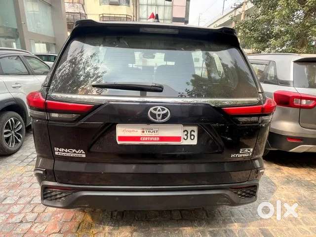Toyota Innova Hycross 2.0 Zx Hybrid 7 Str, 2024, Petrol