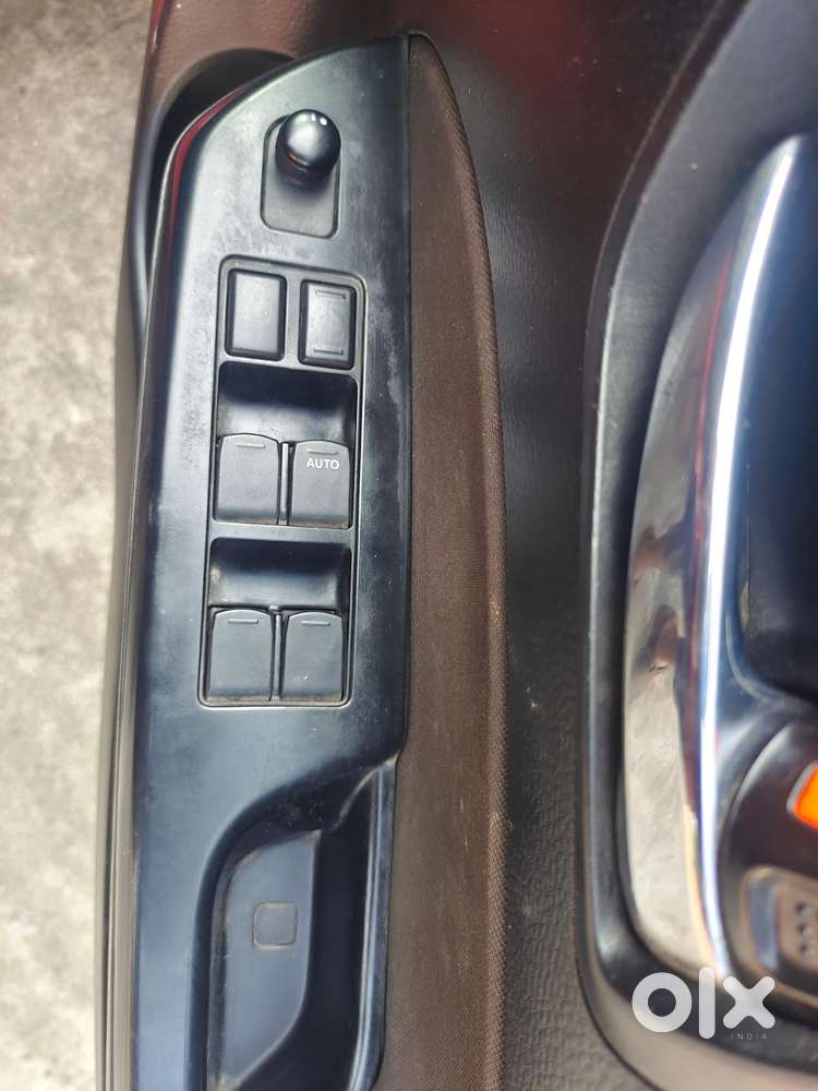 Maruti Suzuki Swift Vxi + Manual, 2012, Petrol