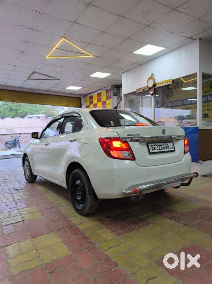 Maruti Suzuki Dzire 1.2 Vxi, 2023, Petrol