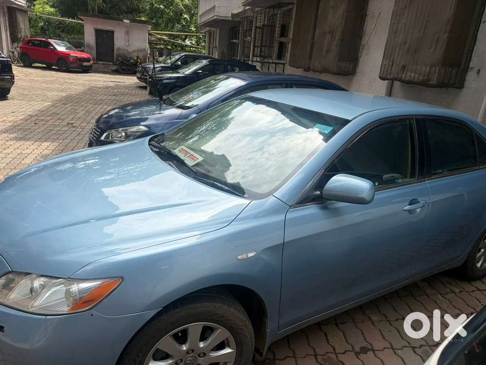 Toyota Camry 2010-cng & Petrol 74000 Km Driven