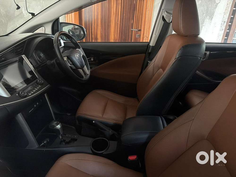 Toyota Innova Crysta 2018 Petrol 24000 Km Only Used To Droplady Driven