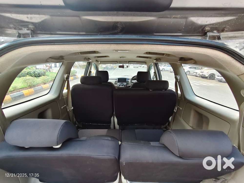 Toyota Innova 2.5 G (diesel) 8 Seater, 2014, Diesel